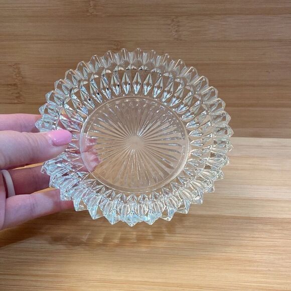 Vintage Diamond Cut Clear Glass Round Ashtray Trinket Dish Candy Bowl - Picture 1 of 11
